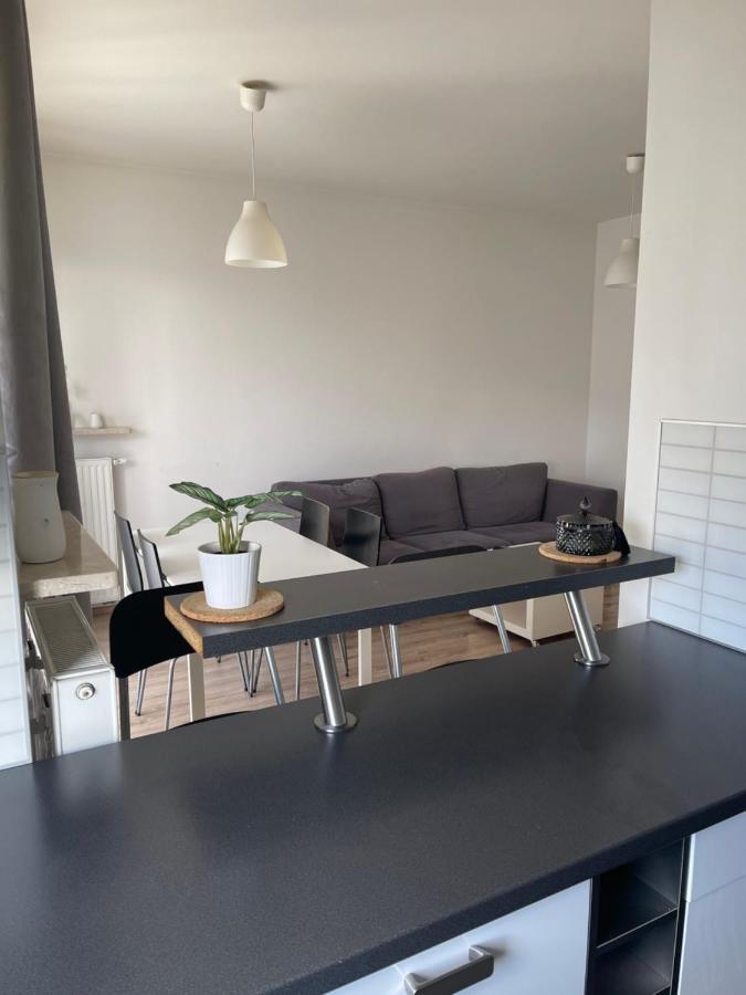 Apartament Obrzezna Airport Appartamento Varsavia Esterno foto